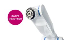 De Motoman HD7 robot heeft de ‘Red Dot Award 2024’ binnengesleept! Met zijn hoge ontwerpkwaliteit voelt deze robot zich helemaal thuis in hygiënische en cleanroomomgevingen. Deze robot werkt niet alleen slim, maar ook netjes. Benieuwd hoe hij dat d