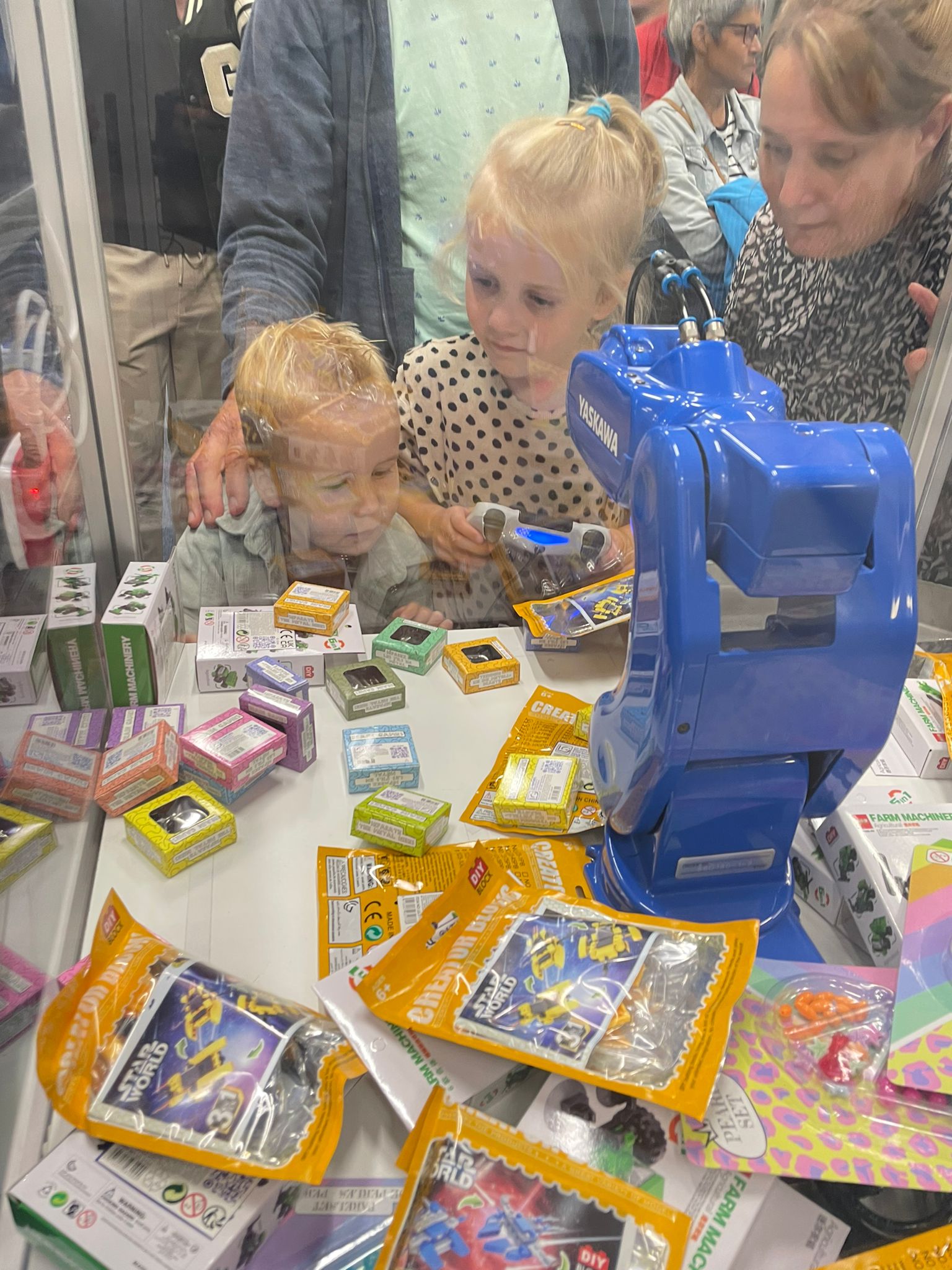 Marel Lichtenvoorde Experience day: MCA minirobot met playstation controller demo was groot succes.